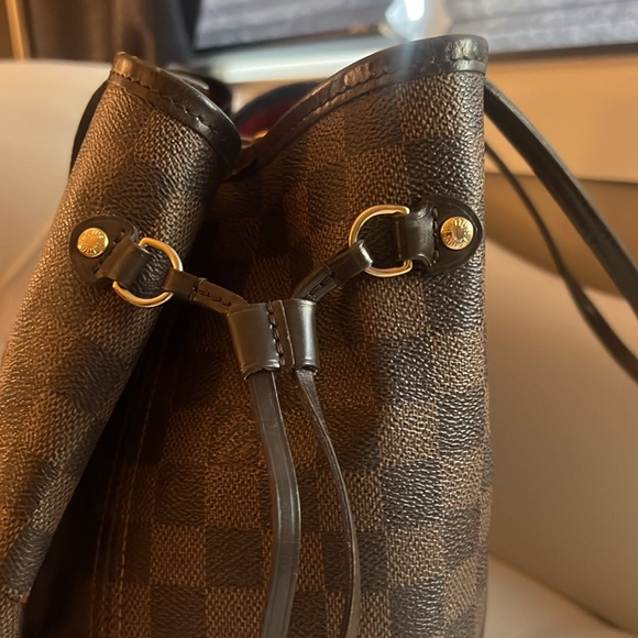 Weekend price drop !!Authentic Louis Vuitton Damier Ebene Neverfull GM! - Picture 4 of 14
